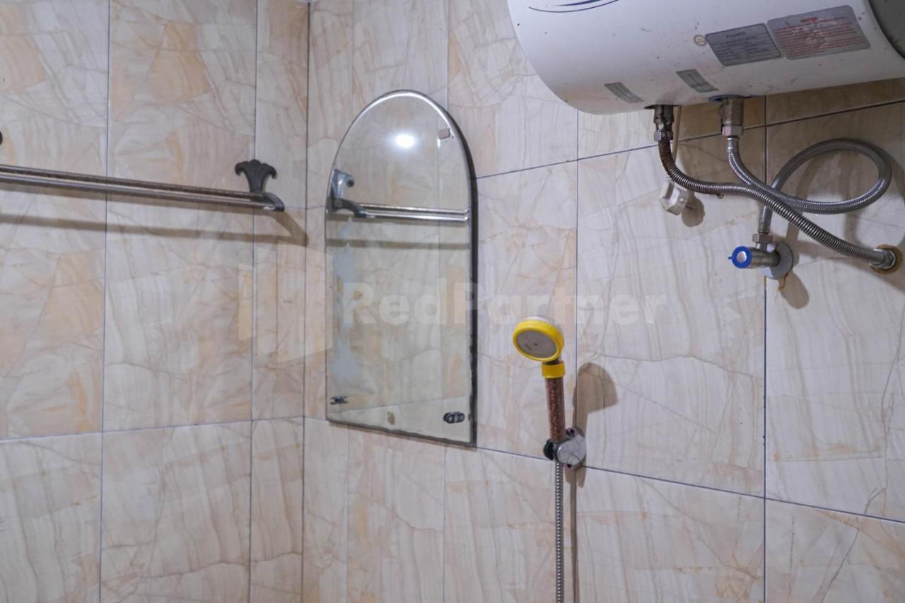 Edbert Guesthouse Near Lotte Grosir Medan Redpartner المظهر الخارجي الصورة