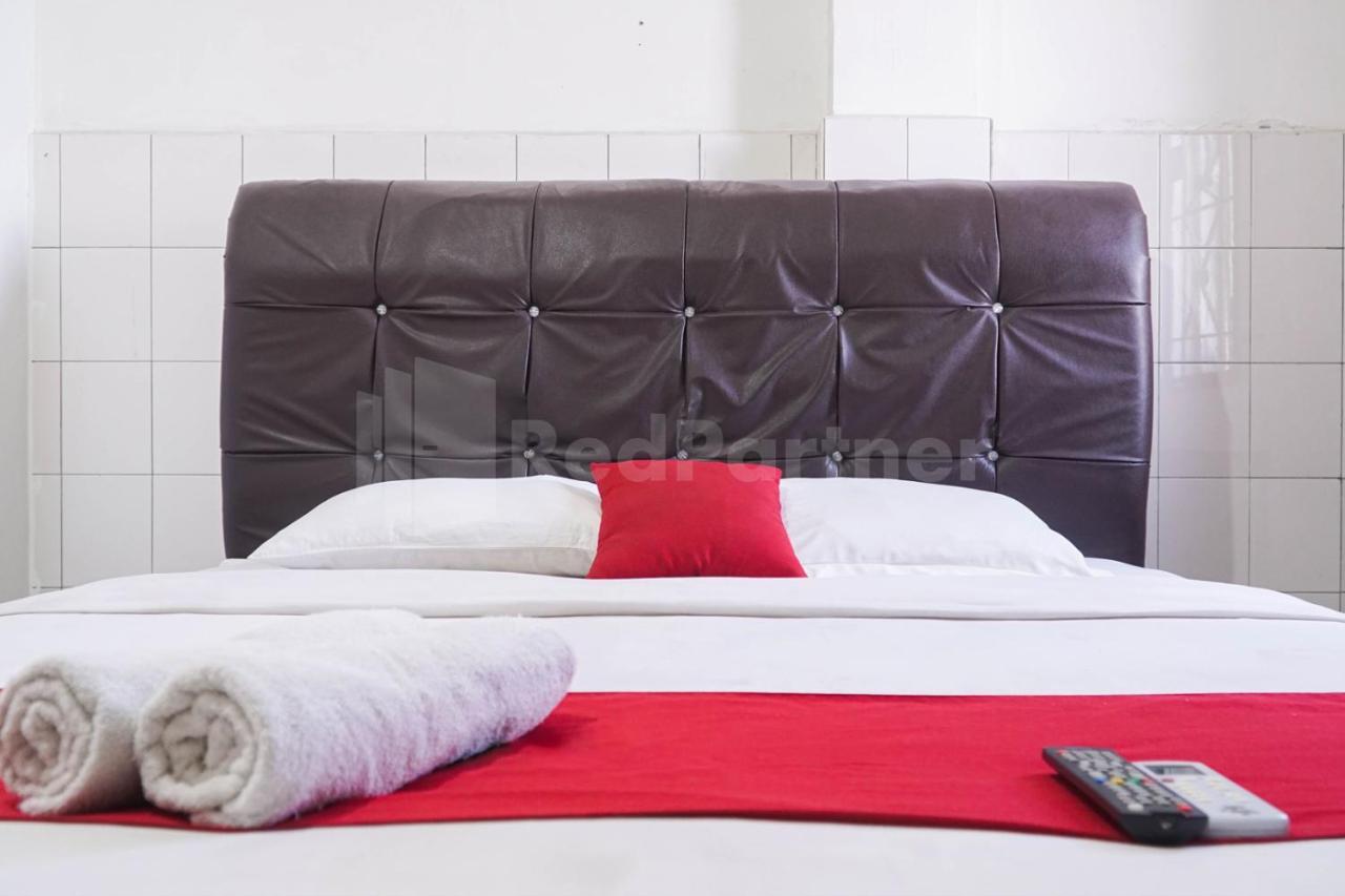 Edbert Guesthouse Near Lotte Grosir Medan Redpartner المظهر الخارجي الصورة