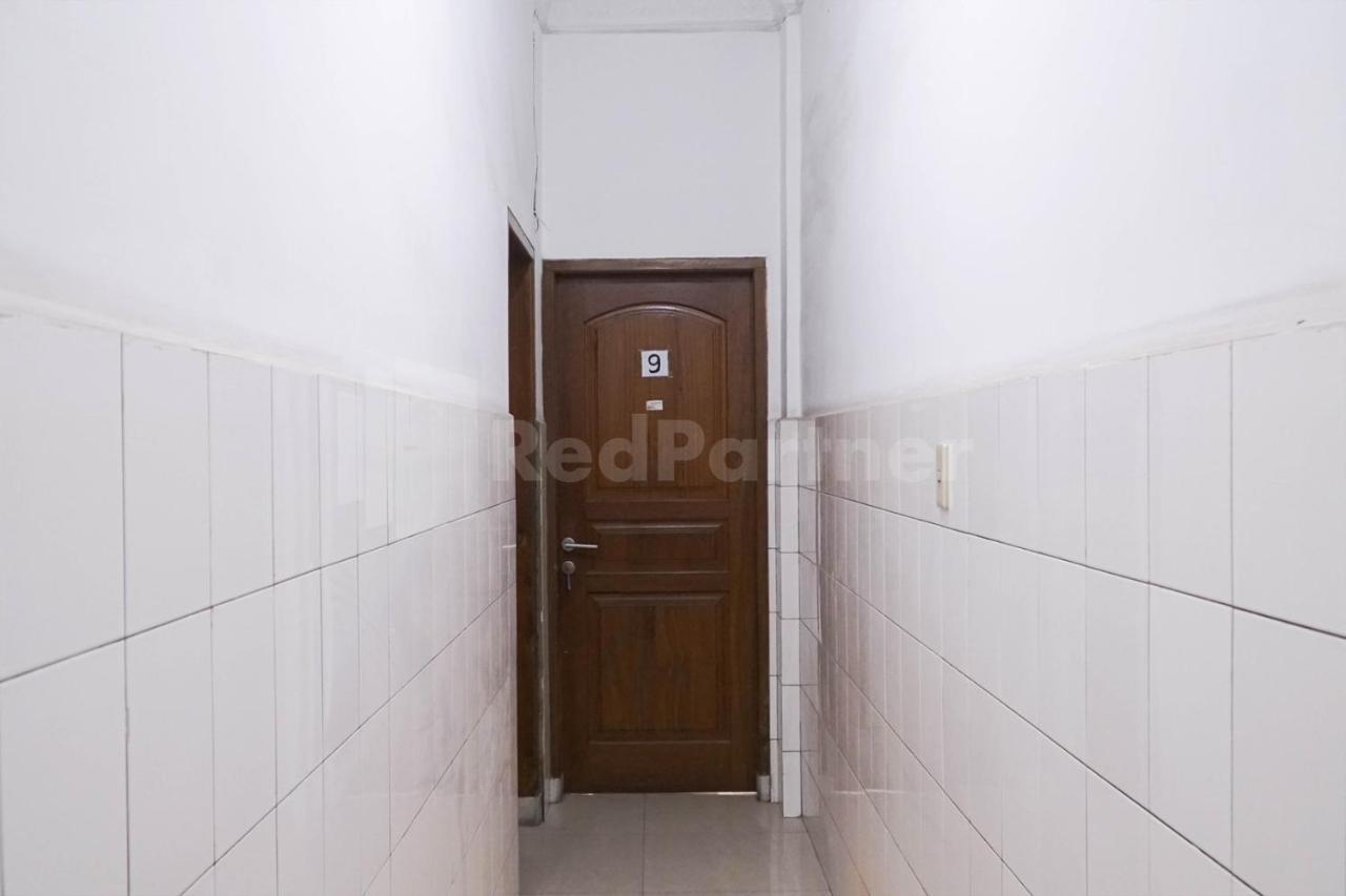 Edbert Guesthouse Near Lotte Grosir Medan Redpartner المظهر الخارجي الصورة